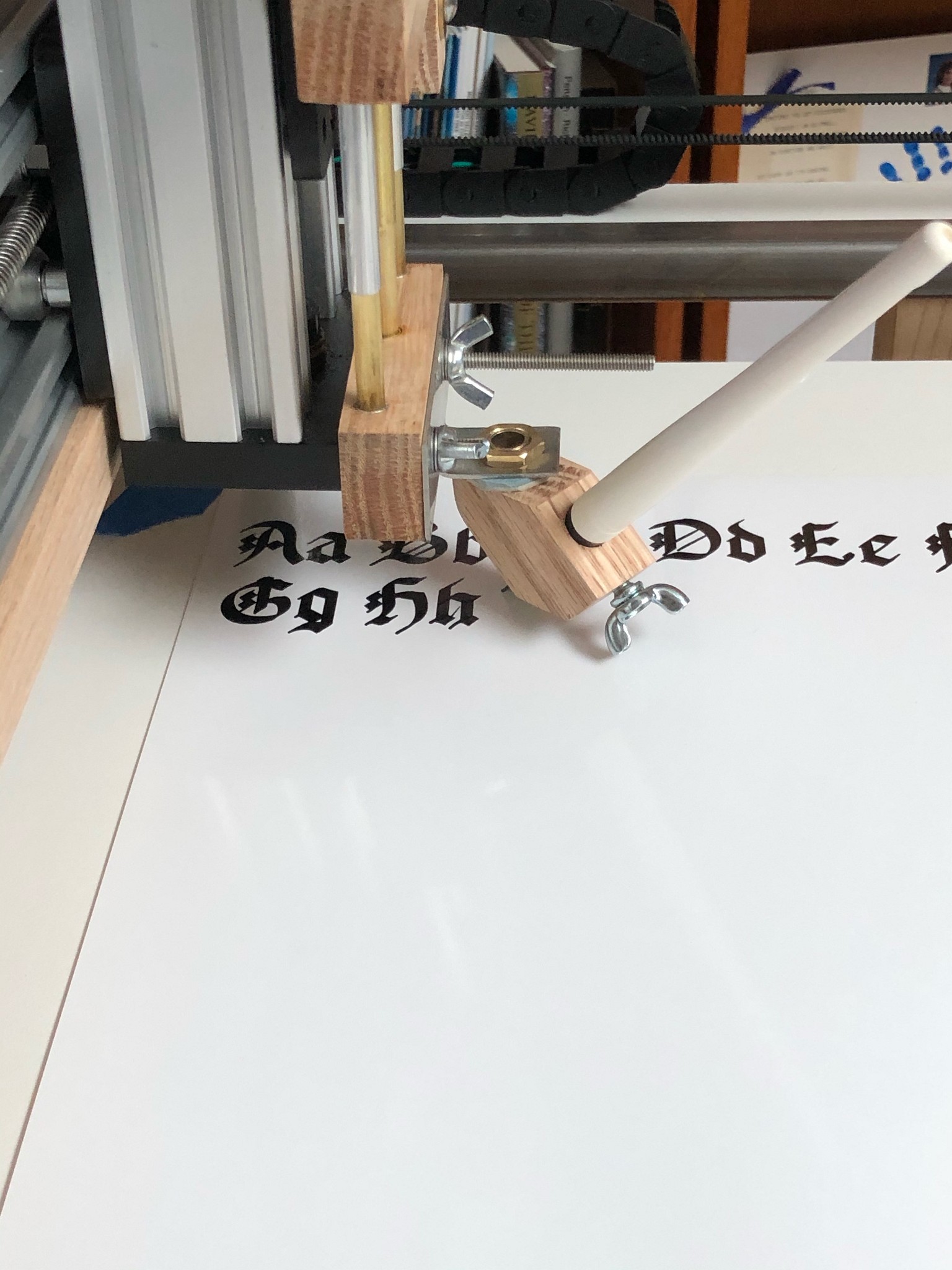 Pilot Parallel Pen Holder In Action
